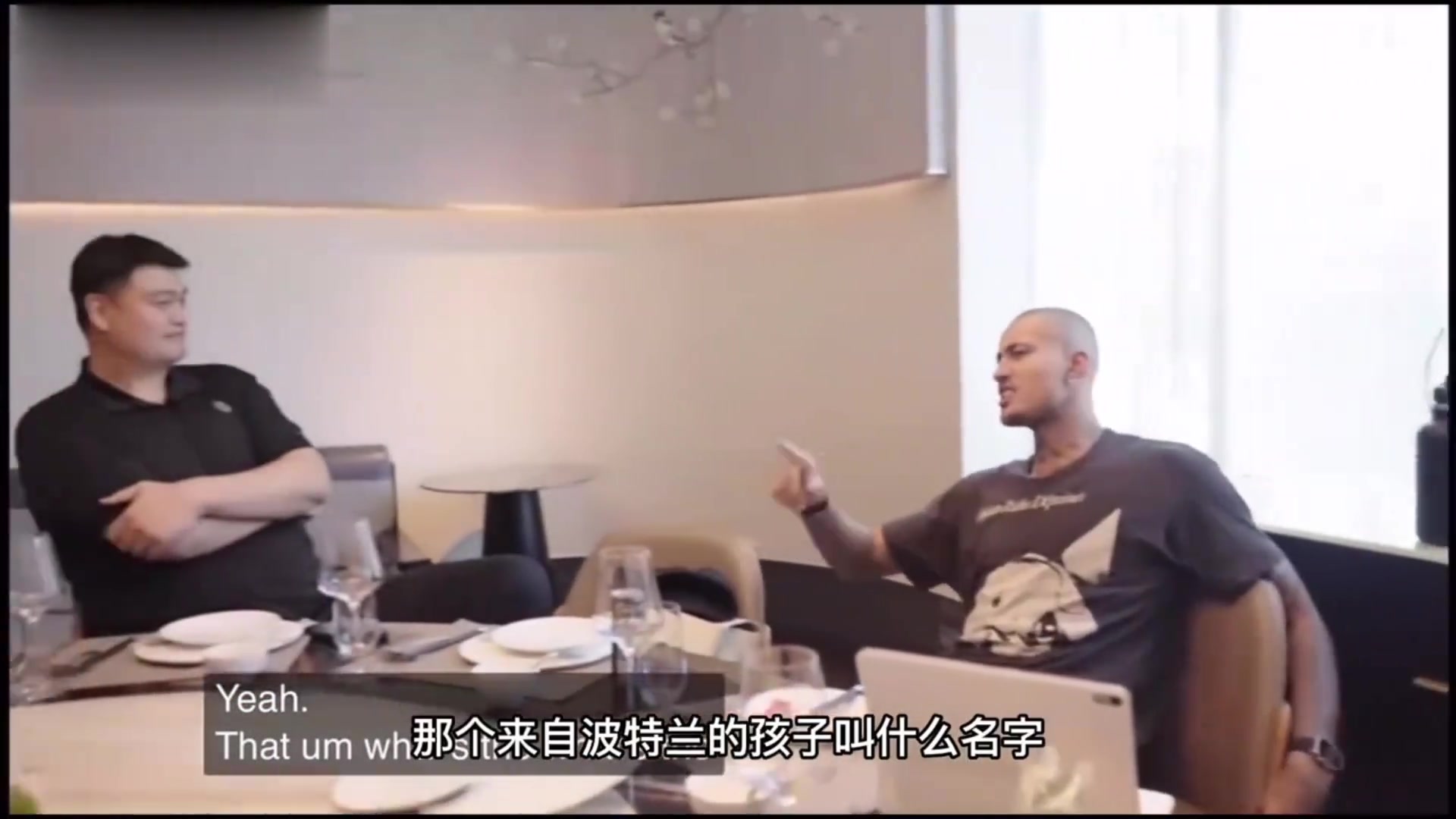 姚明向库兹马极力推荐杨瀚森：他很聪明天赋上佳 传球&amp;视野很棒